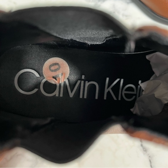 Calvin Klein Men's Corin Textured Tumbled Leather Chelsea Boot Dark Brown 10 - Picture 9 of 10